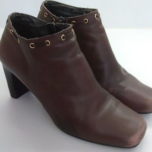 Studio Brown Ankle Zipper Boots